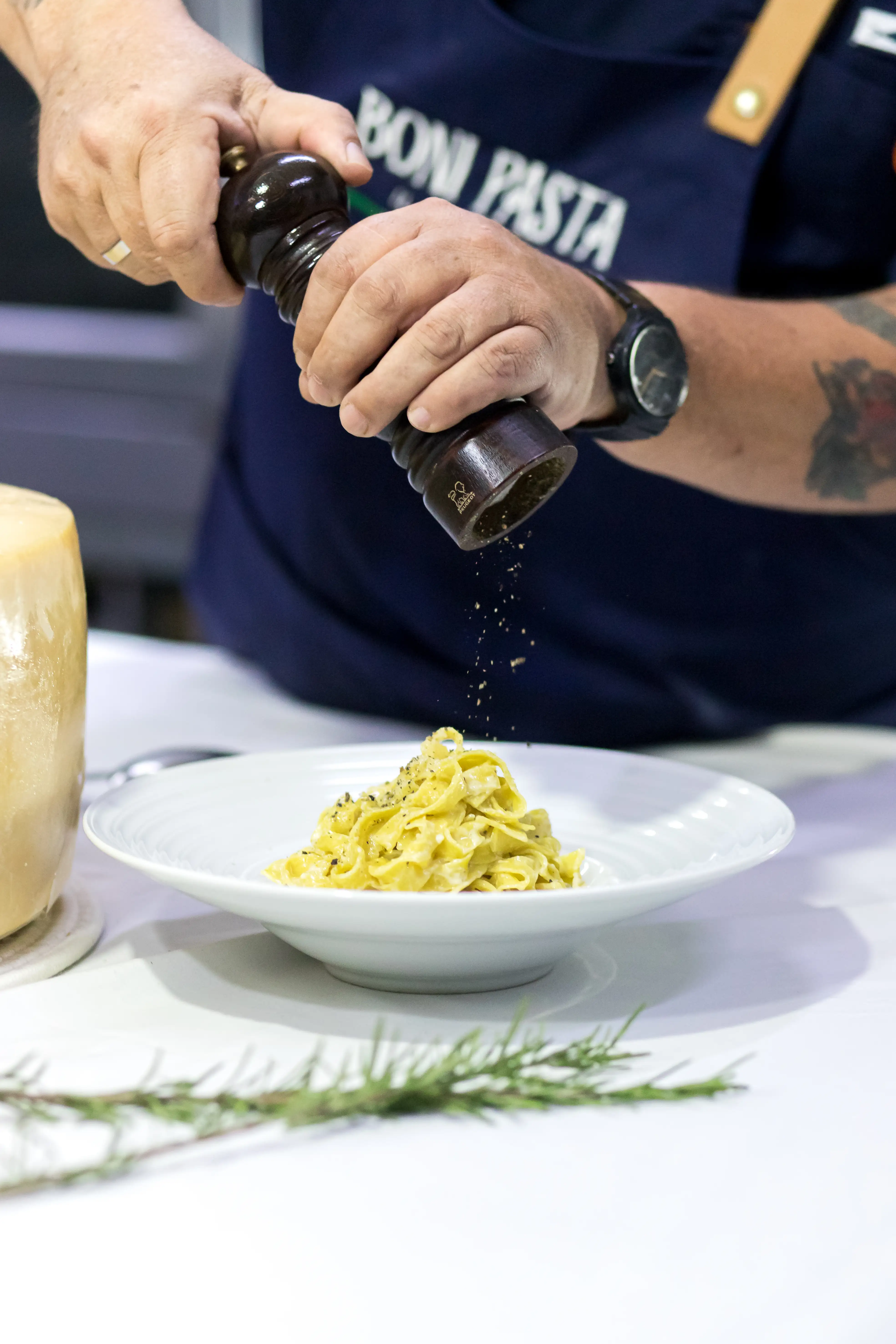 Pasta italiana con tomates frescos